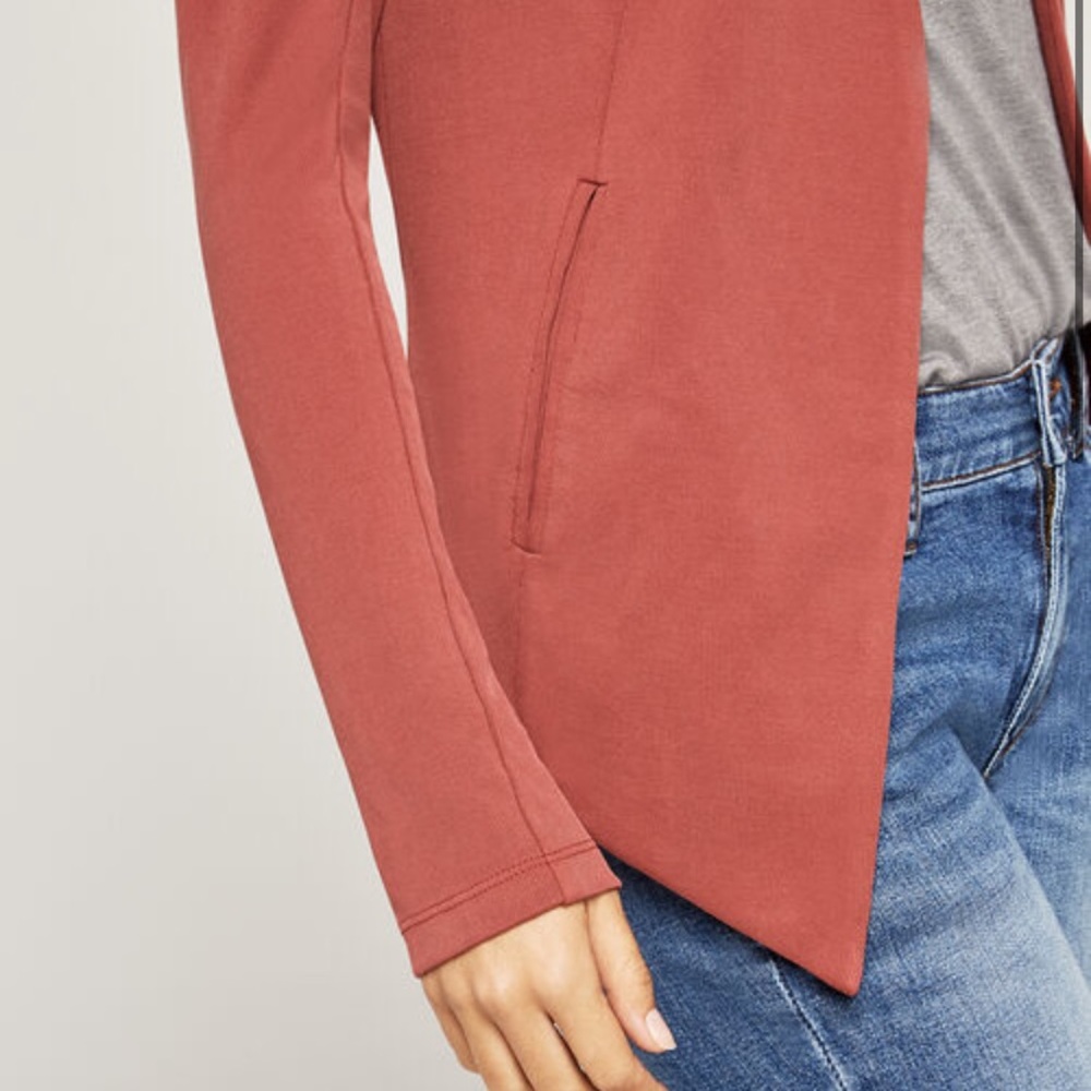 BCBGeneration Welt Pocket Ribbed Blazer - Picture 5 of 8